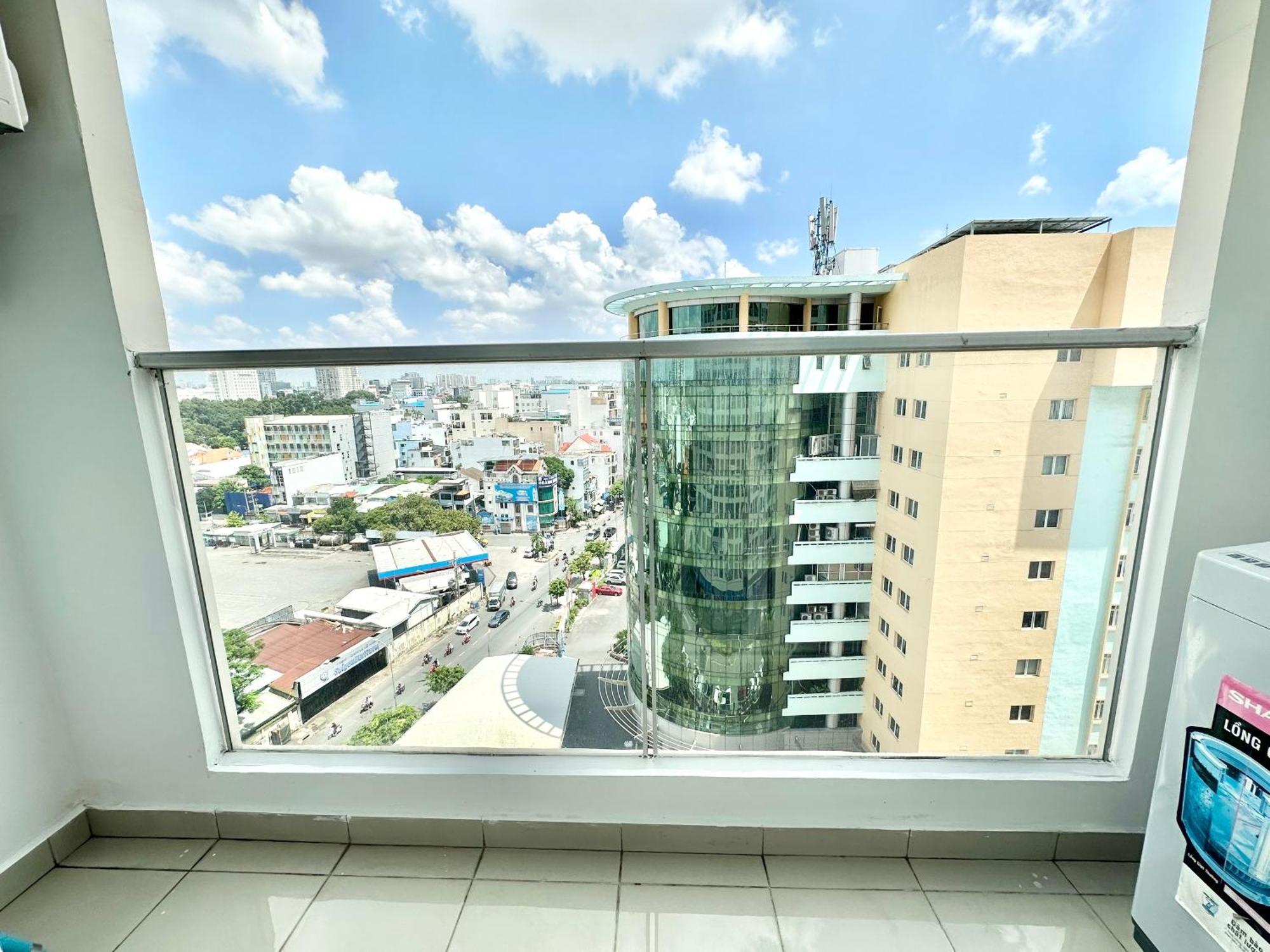 Teddy Apartment At Sky Center Luxury Ho Şi Min Exterior foto